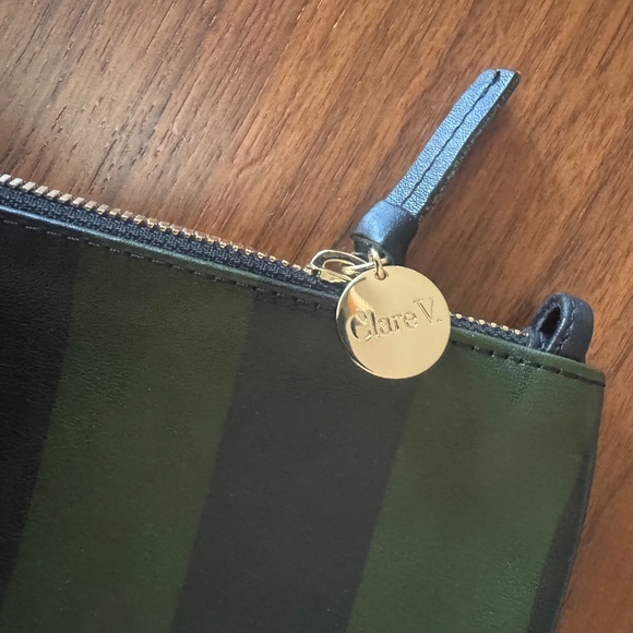 NWT CLARE V FLAT CLUTCH w/ TABS + BRASS CHAIN CROSSBODY STRAP - Picture 3 of 12